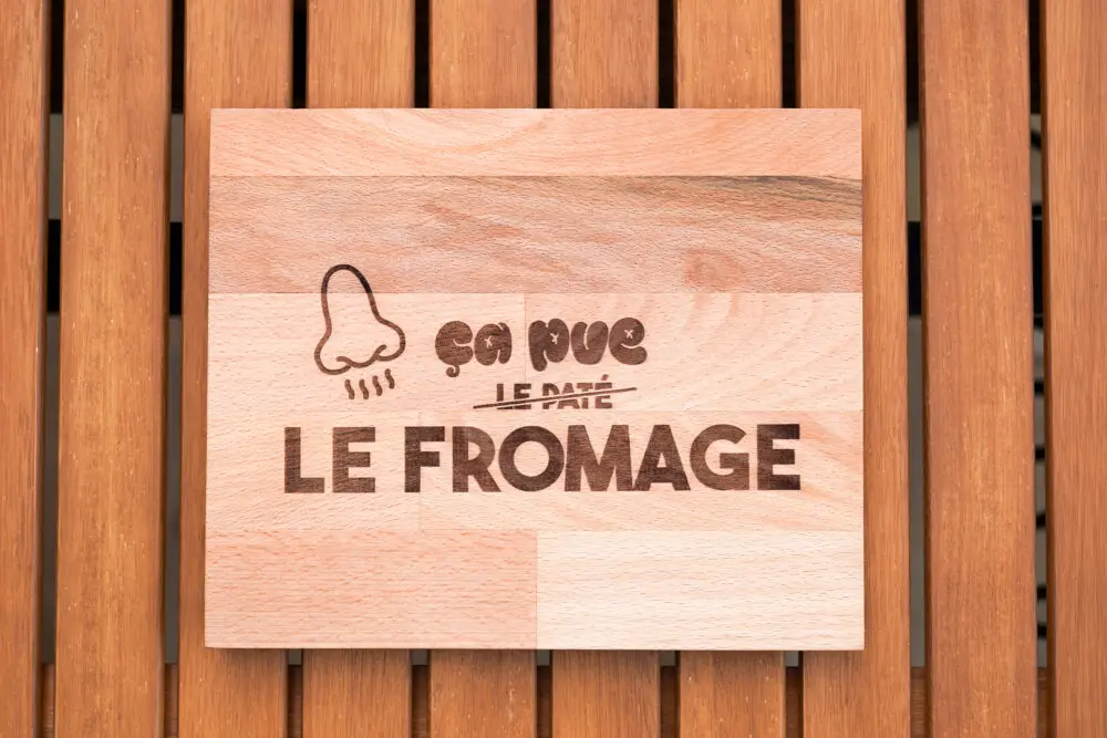 planche à fromage "ça pue le fromage"