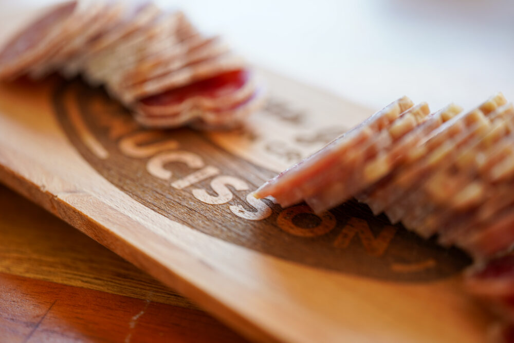 planche à saucissons " tu vas gouter mon gros saucisson"